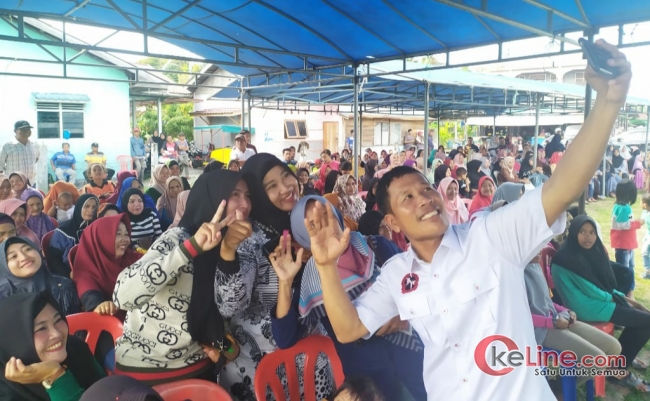 Indra Gunawan Ketua DPRD Riau Senang Berada di Tengah Emak-emak